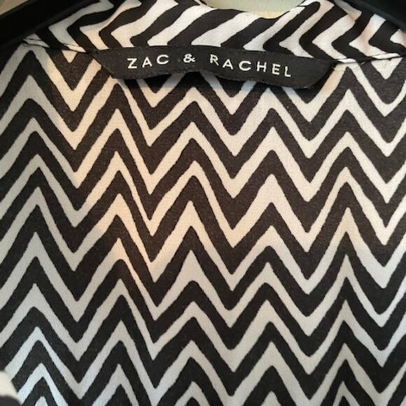 ZAC & RACHEL SLEEVELESS BLOUSE M – White/Black ZIGZAG LINES - Picture 2 of 8